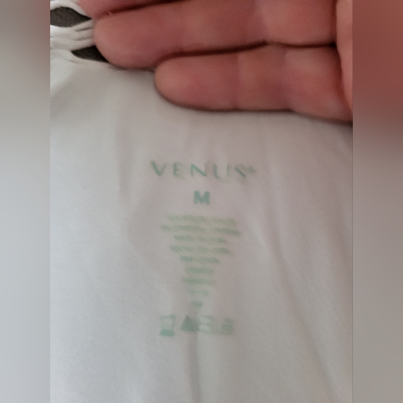 White mesh top - Picture 2 of 2